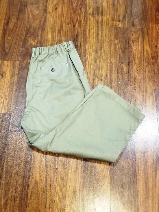 L.L. Bean Pants - Ladies' L.L. Bean Cropped Khaki Chinos, Size 12 R, EUC